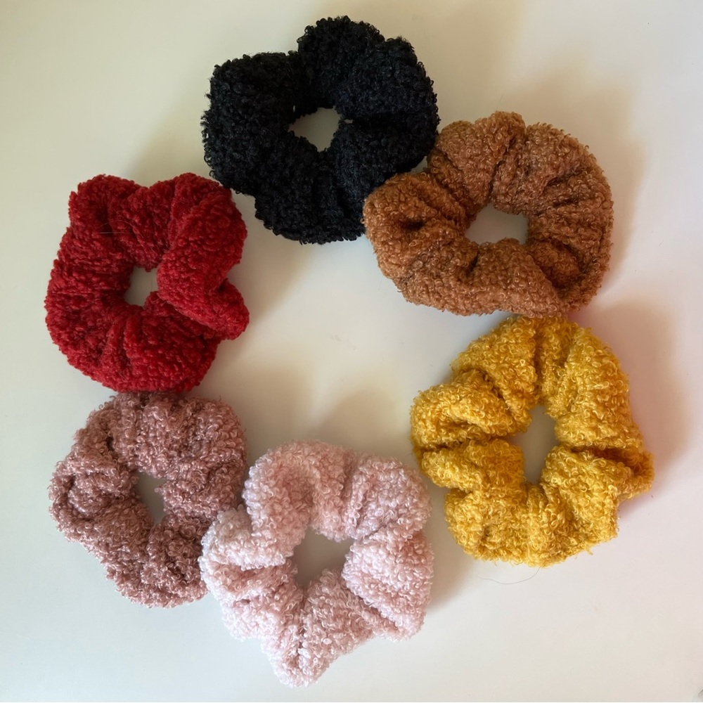 Fuzzy Furry Scrunchie Pack Black Yellow Red Pink Claire’s